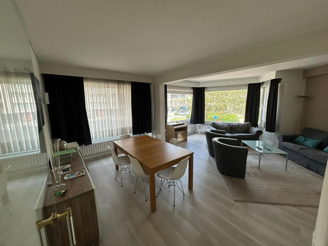 אוסטנדה 3 Bedroom Apartment Nearby The Sea מראה חיצוני תמונה